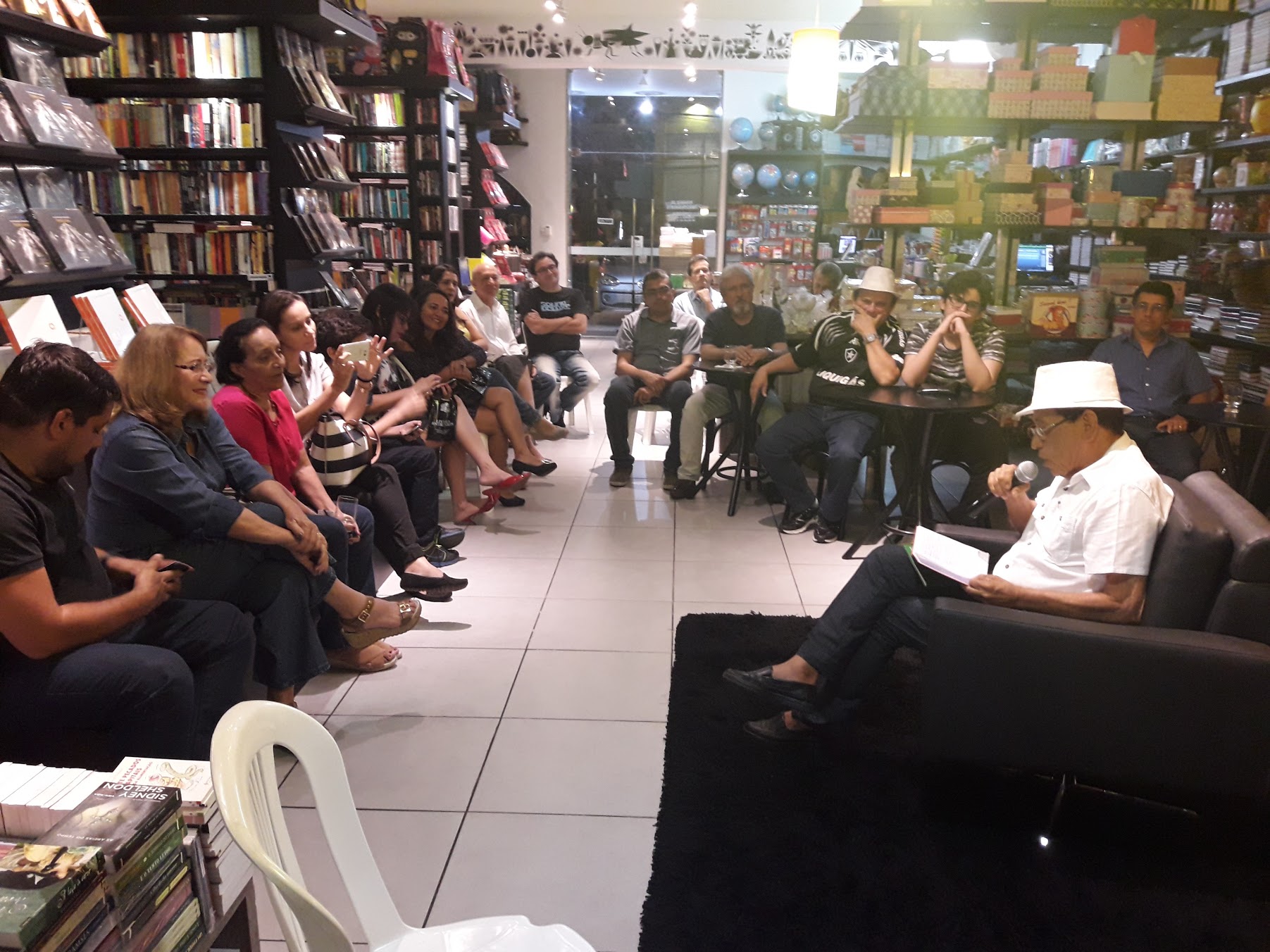 Roda de literatura com o escritor Garrincha.