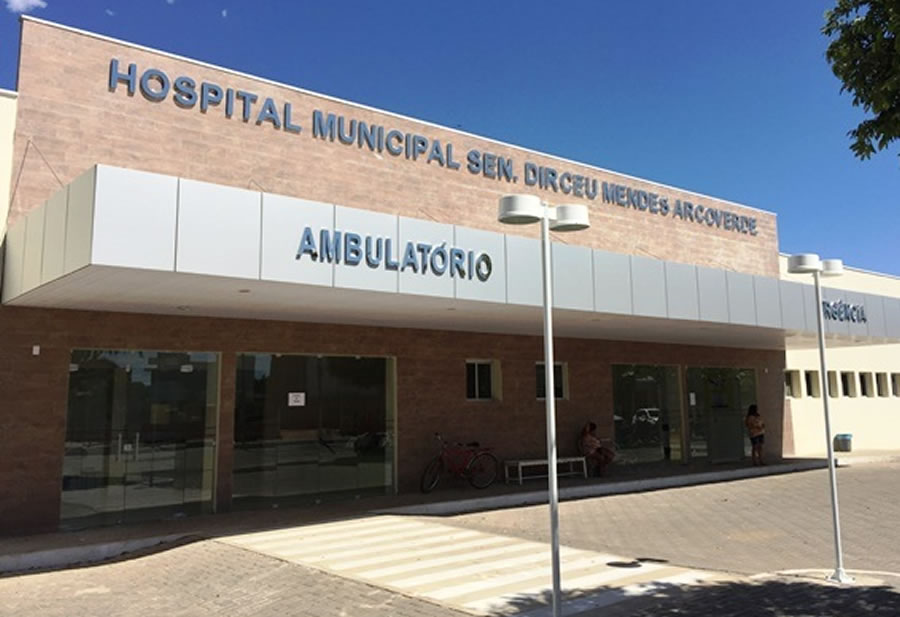 Hospital Municipal Dirceu Arcoverde Mendes, em Água Branca.