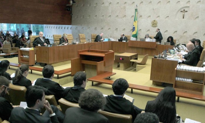 O relator Edson Fachin, e Alexandre de Moraes defenderam que o acordo não pode ser mudado agora em plenário