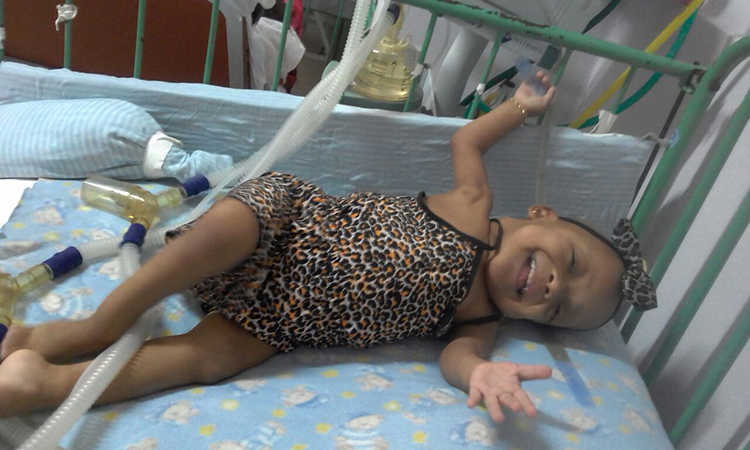 Maria Vitória Mendes tem 4 anos e padece de uma doença grave