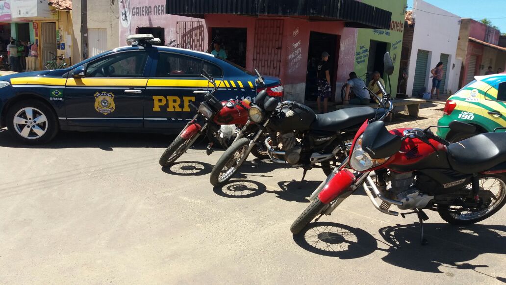Motocicletas são apreendidas em Capitão de Campos