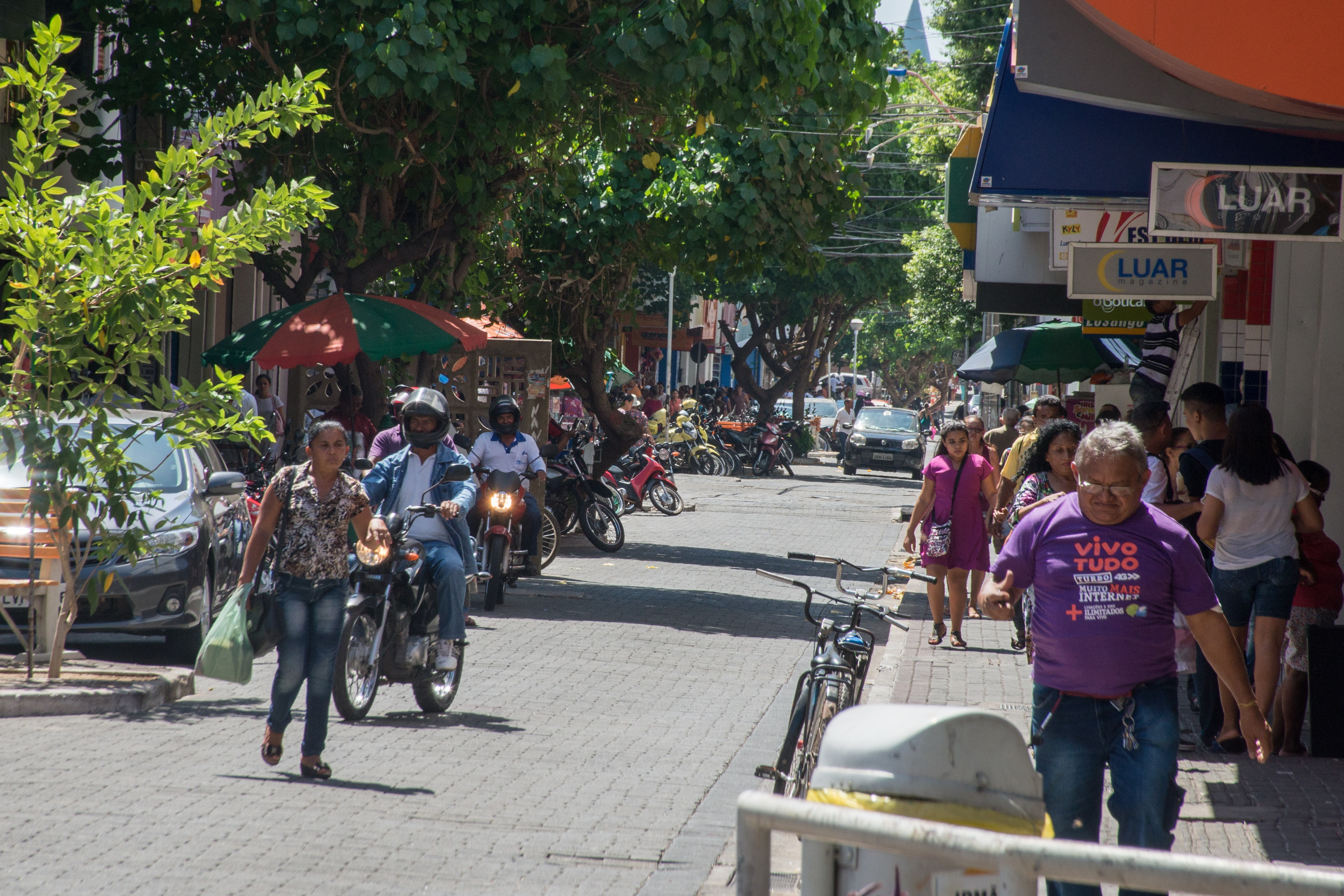Feriado de Tiradentes: Veja como vai funcionar o comércio em Teresina